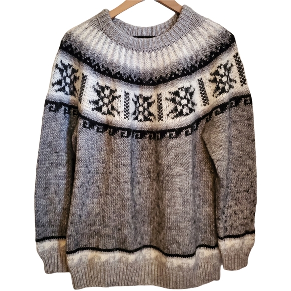 EUC Alpaca Connection Hand Maid Crew Neck Sweater - Picture 7 of 9